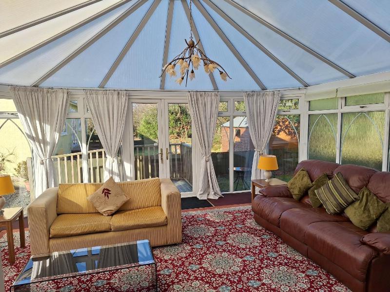 Hazel Bungalow image 4