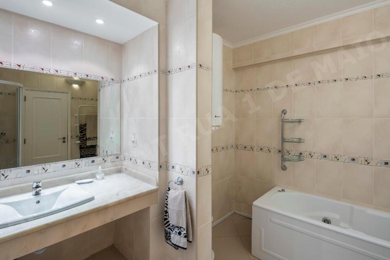 Maio Apartment - image 11