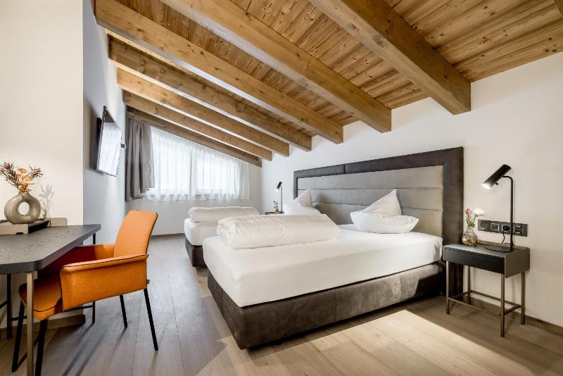 Two-Bedroom Suite image 4