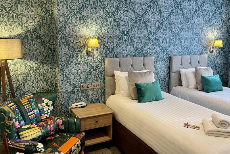 Twin Room image 1