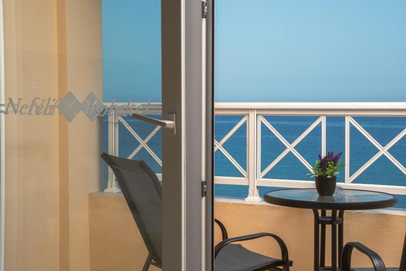 Superior Triple Room with Sea View image 4