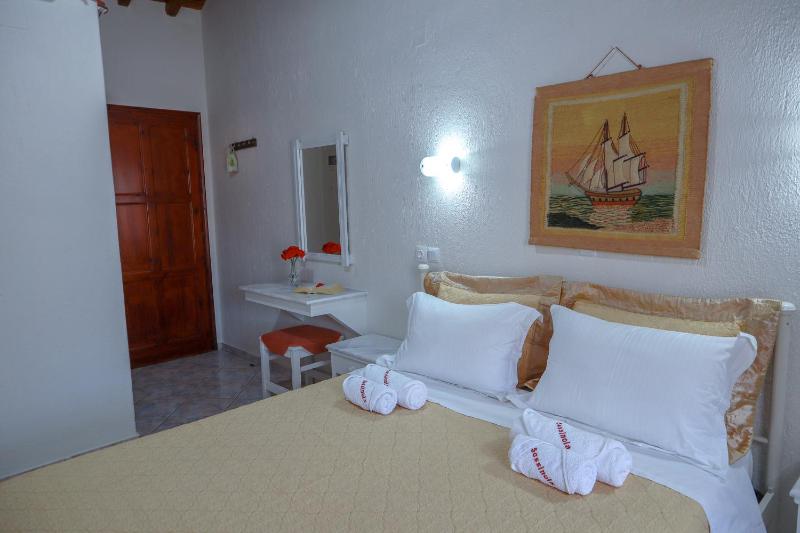 Standard Double Room image 4