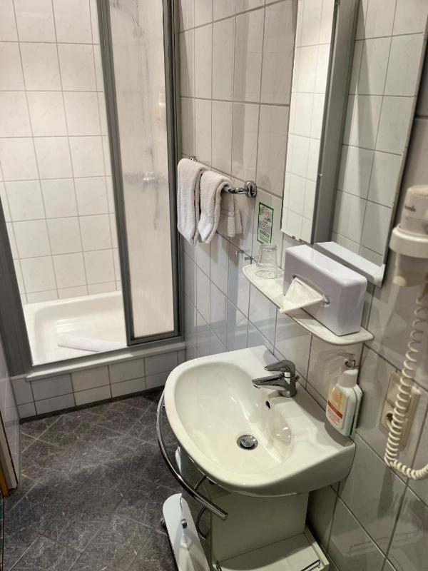 Economy Single Room image 4