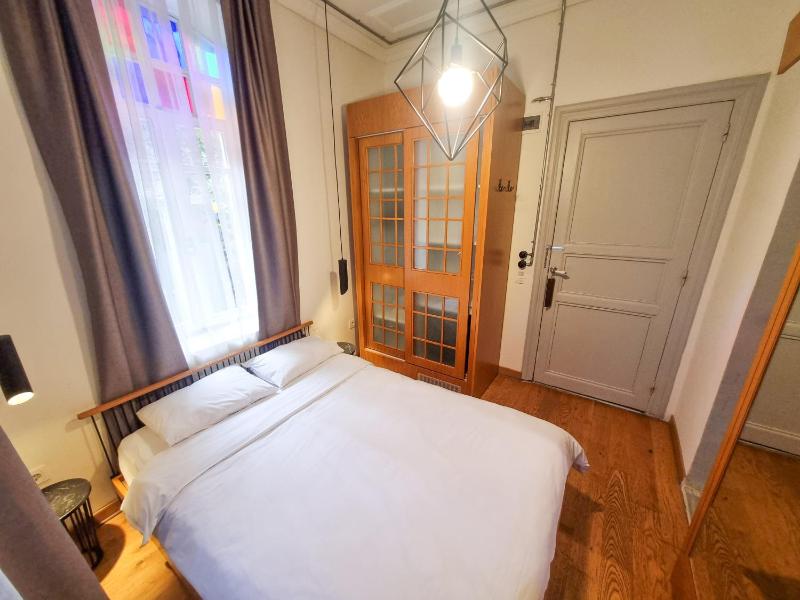 Standard Double Room image 4
