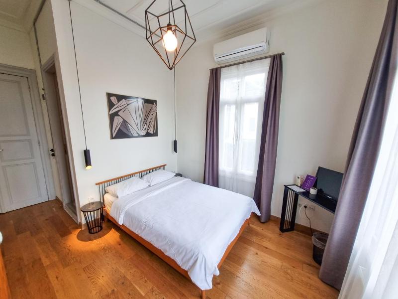 Deluxe Double Room image 4