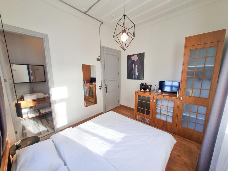 Double or Twin Room with Terrace image 1