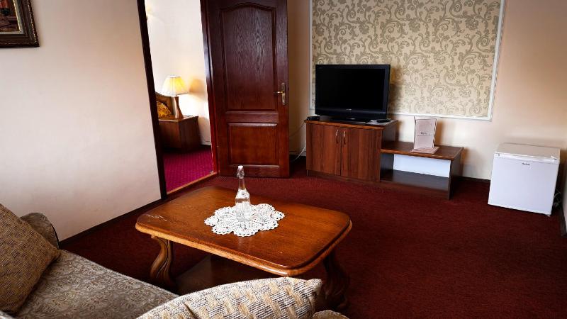 Standard Double Room image 3