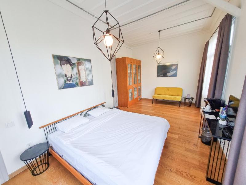 Suite with Balcony image 1