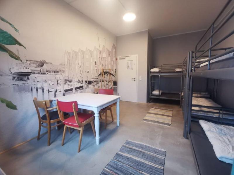 Bed in 6-Bed Dormitory Room image 1