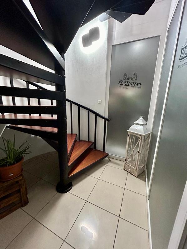La Veranda Guest Rooms - Free Public Transport & Parking close to City Center - image 28