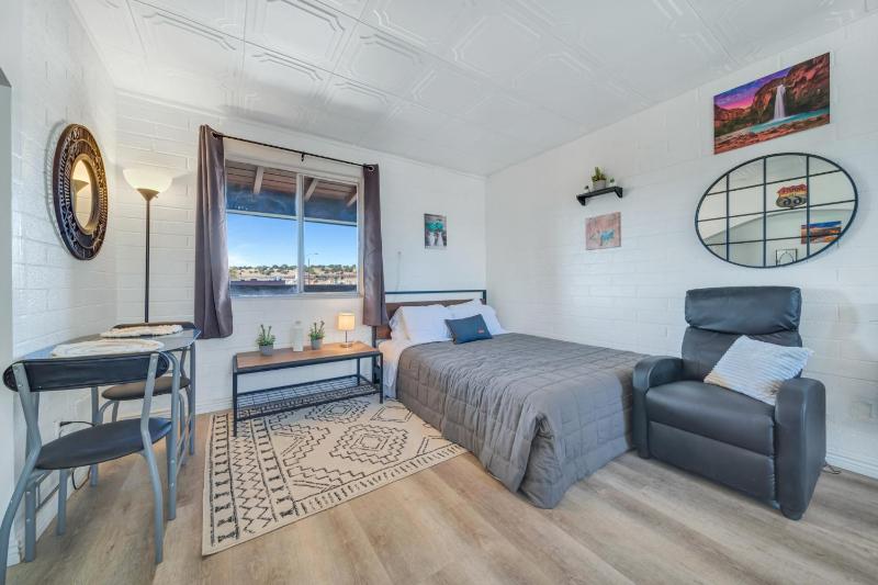 Suite with Balcony image 3