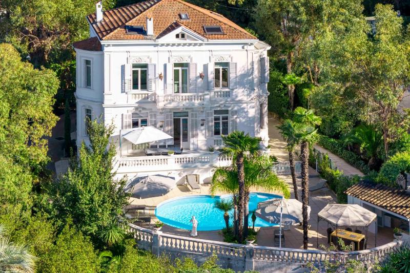 REF 1981 - Cannes Center - Particular town house for rent - image 1