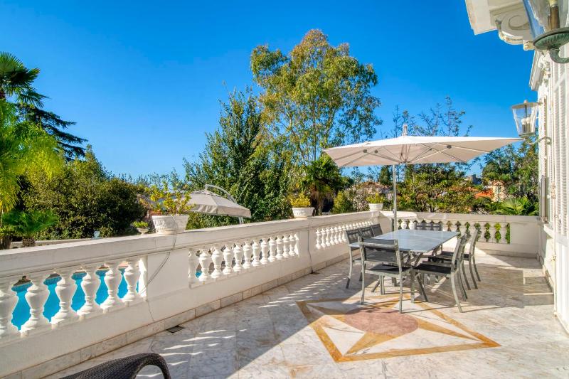 REF 1981 - Cannes Center - Particular town house for rent - image 7
