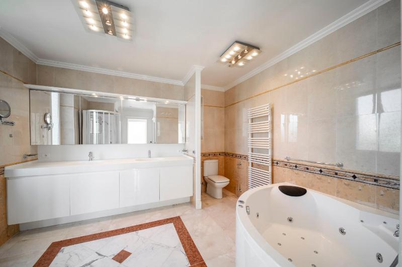 REF 1981 - Cannes Center - Particular town house for rent - image 5