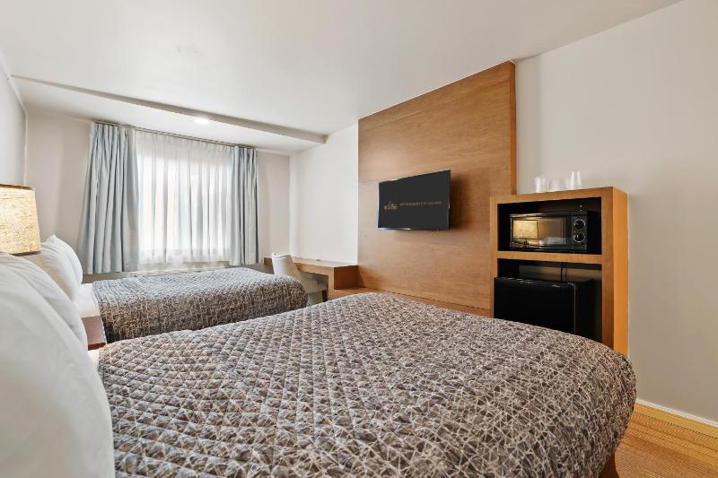 Double Room with Two Double Beds - Non-Smoking image 3