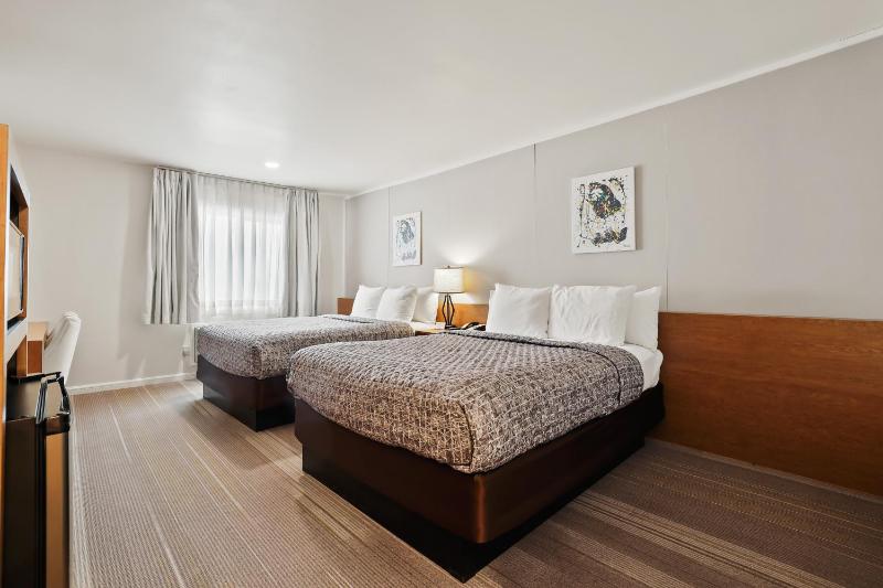 Double Room with Two Double Beds - Non-Smoking image 3
