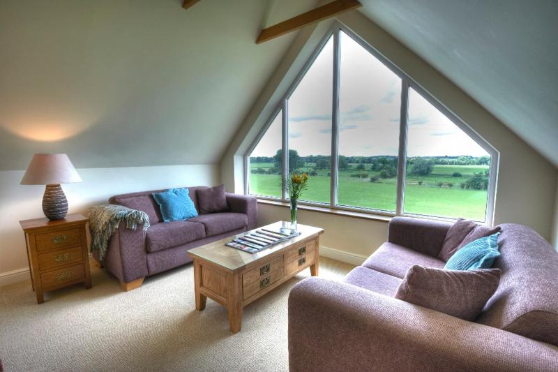Standard Double Room image 3