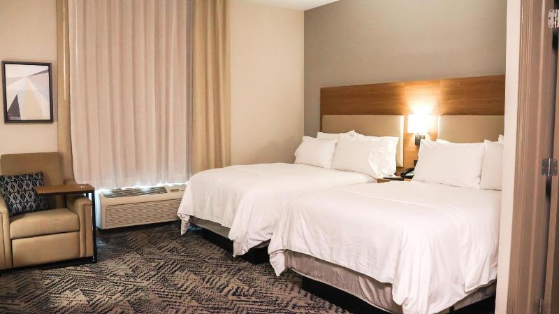 Studio Suite with Two Double Beds image 3