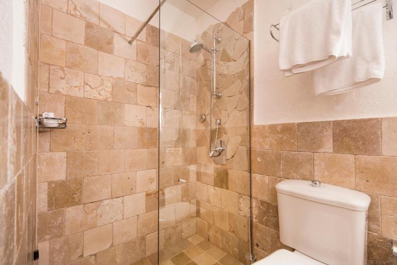 Standard Double Room image 2
