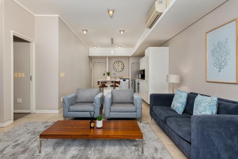 One-Bedroom Apartment image 2