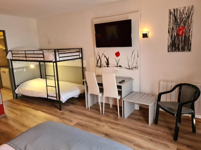 Family Room with Bath image 3