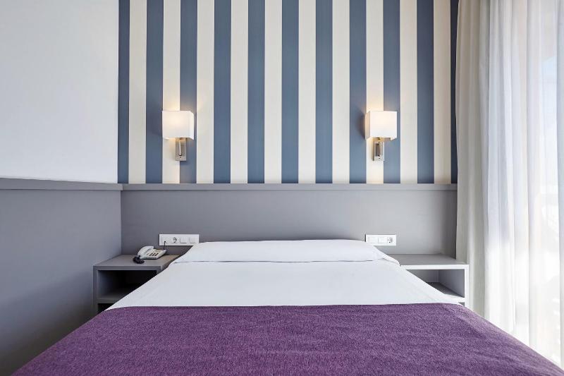 Hotel Surf Mar - image 24