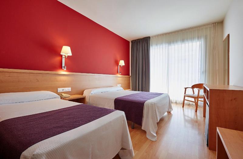 Double Room with Extra Bed (3 Adults) image 1