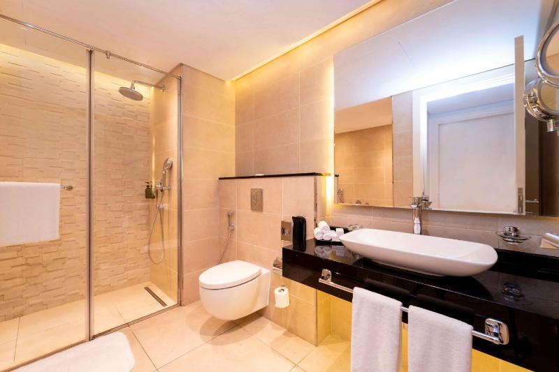 One Bedroom Suite Twin City View - Next to Metro Station, Free Shuttle Beach Transfer image 4