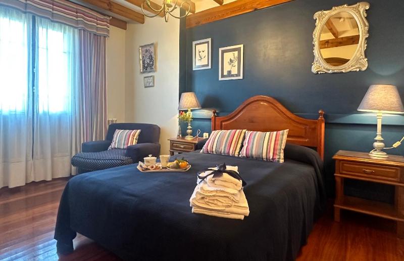 Superior Double or Twin Room with Garden View image 3
