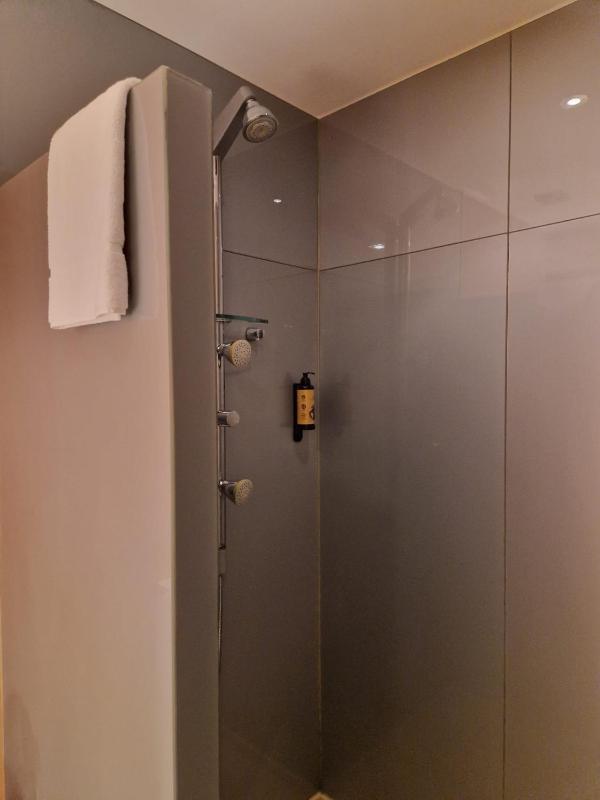 Basic Single Room image 3