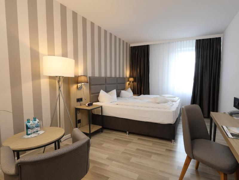 Comfort Double Room image 3