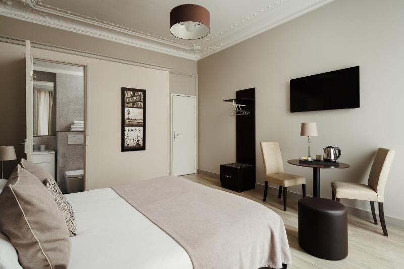 Deluxe Room image 4