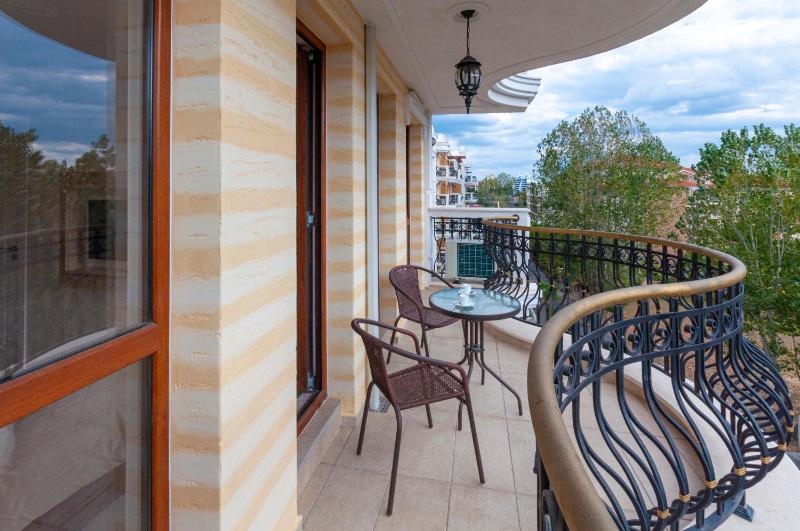 Harmony Suites Grand Resort - image 3