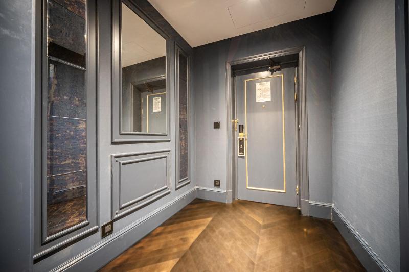 1 Bedroom Junior Suite, 1 King bed, City view image 3