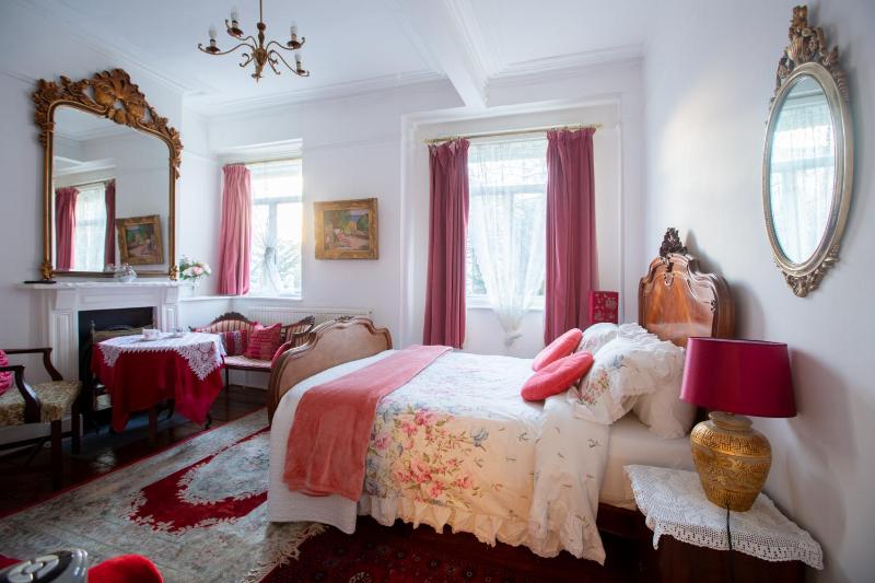 Deluxe Double Room image 3