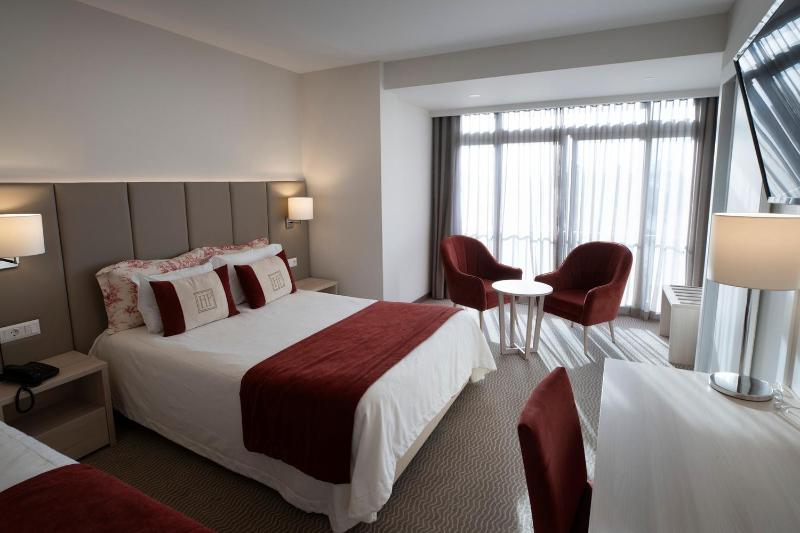 Junior Suite (4 Adults) image 3