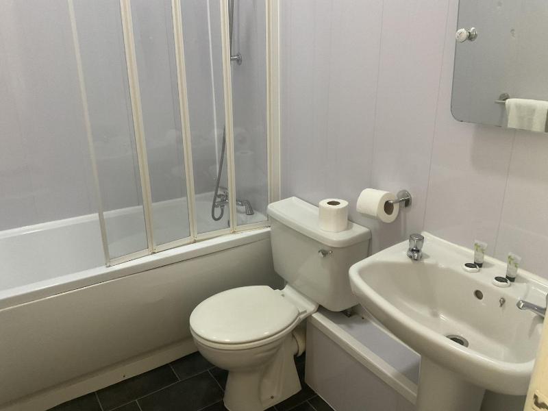 Double Room image 4