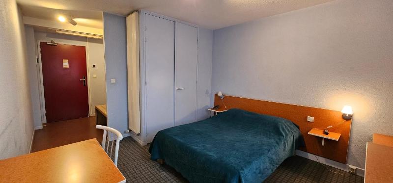 Standard Double Room image 4
