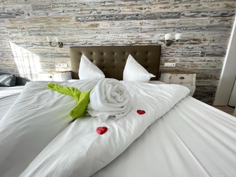 Double Room image 1
