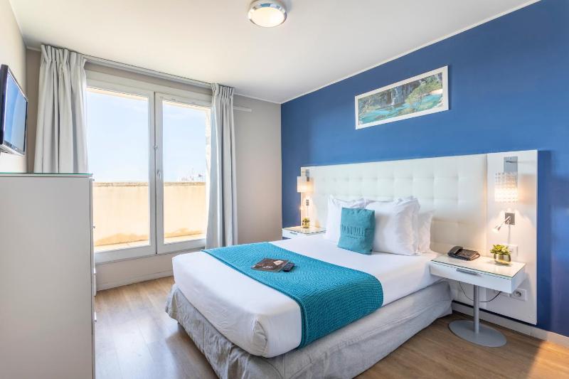 One-Bedroom Apartment image 4