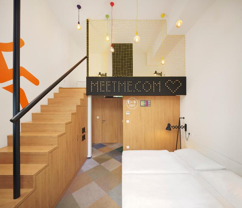 Duplex Quadruple Room image 1