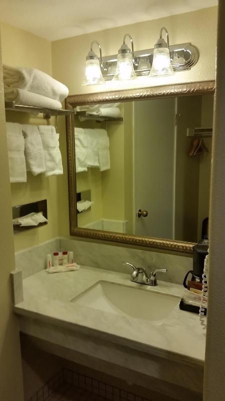 Junior Suite with Two Double Beds - Non-Smoking image 4