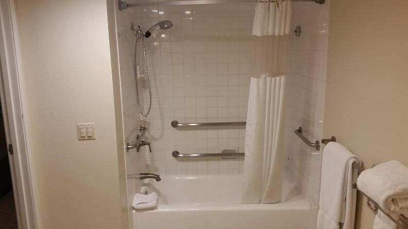 King Room - Disability Access - Non-Smoking image 2
