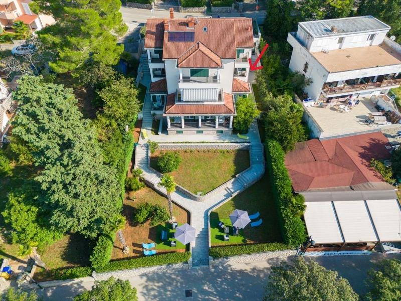 Apartments Škarpa - image 13