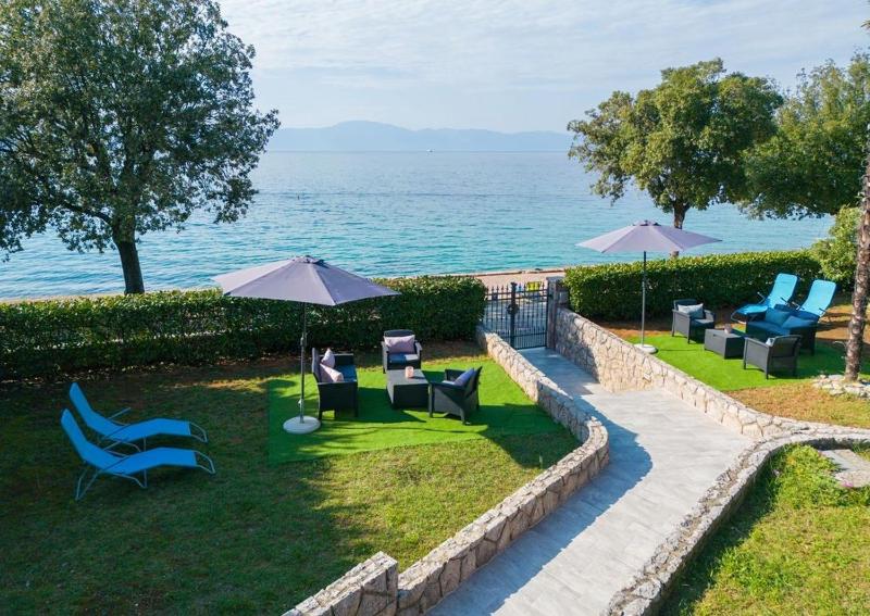 Apartments Škarpa - image 36
