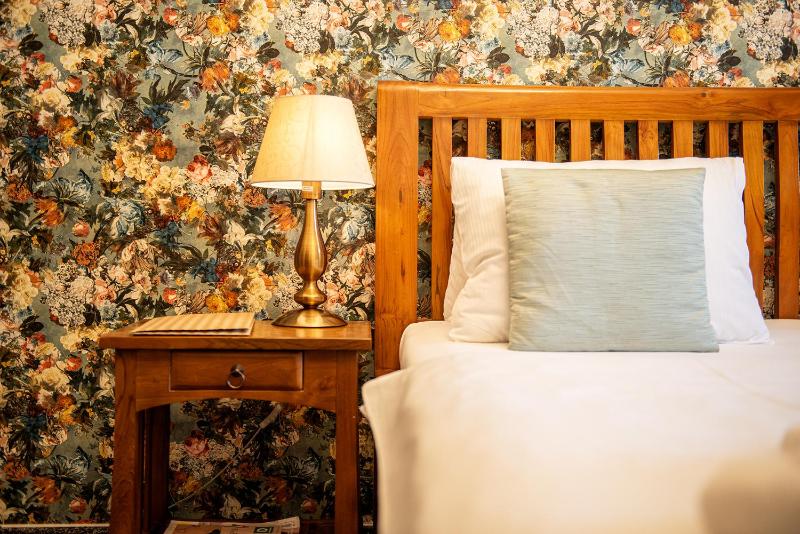 Double or Twin Room image 4