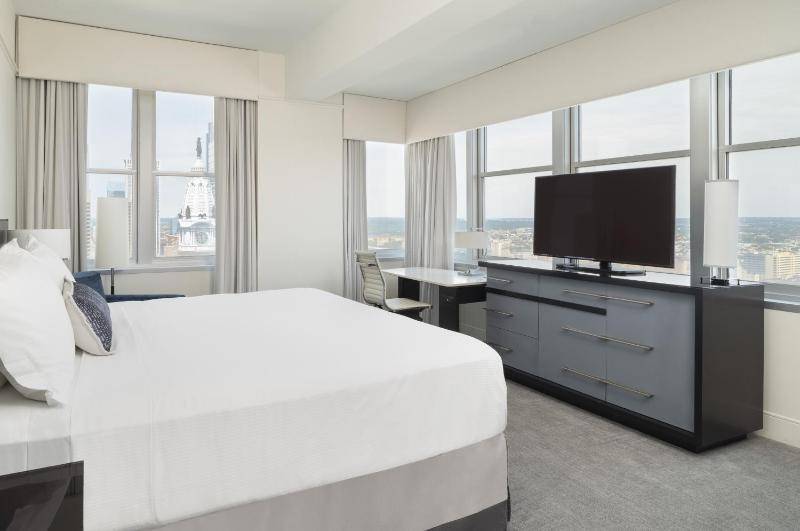 Loews Philadelphia Hotel - image 2