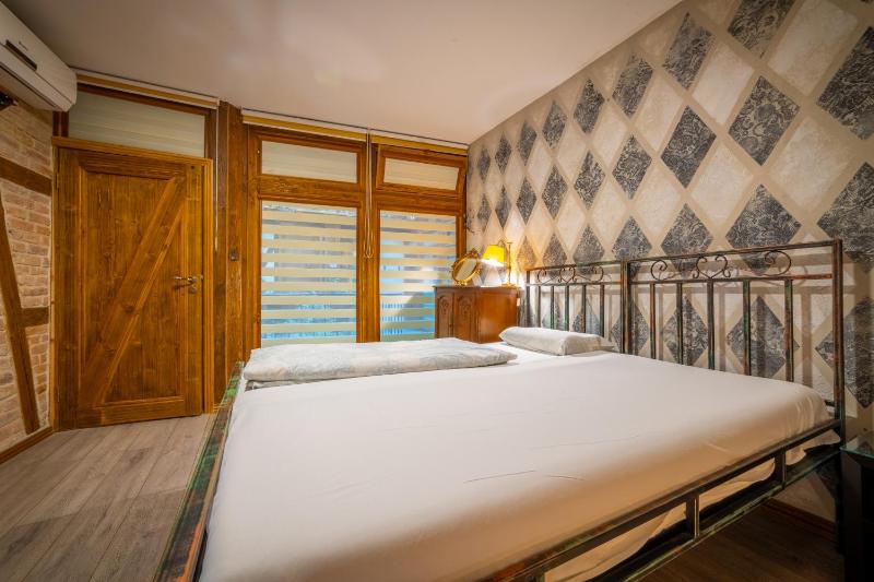 Single Room image 3