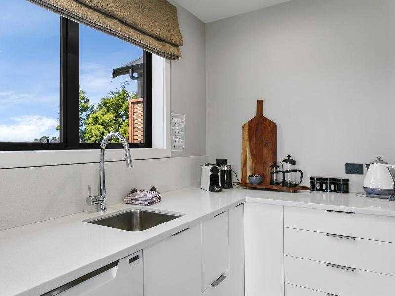 Lake Taupō Luxury Home plus Hideaway Apartment - image 37