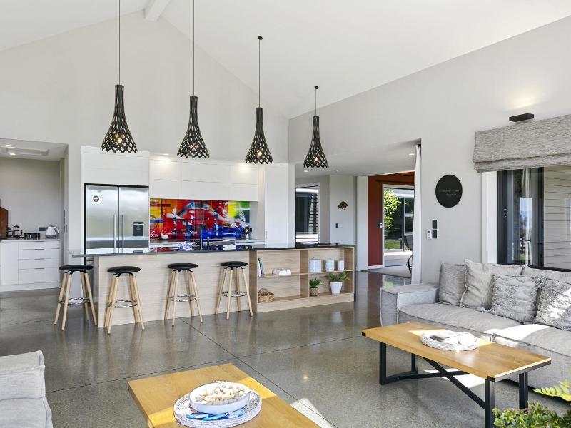 Lake Taupō Luxury Home plus Hideaway Apartment - image 35